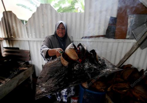 KUIH BAHULU SECARA TRADISIONAL