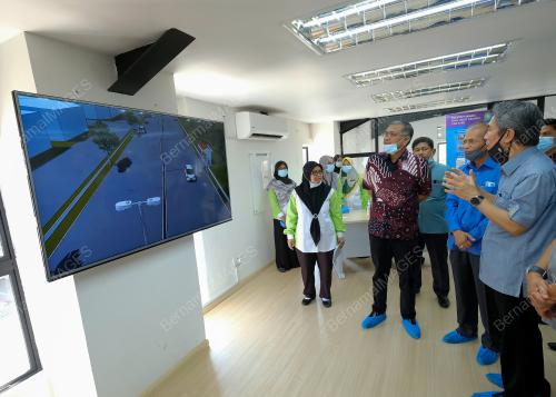 DATUK DR SHAMSUL ANUAR NASARAH