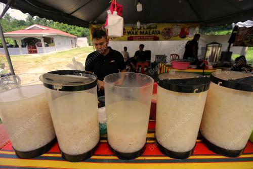 PENGUSAHA BUAH KANTOR RIDZUAN TALIB