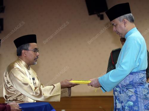 RAJA DR. NAZRIN SHAH