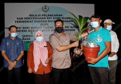 DATUK SERI AHMAD FAIZAL AZUMU