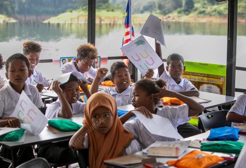 PROKHAS: PROGRAM SEKOLAH TERAPUNG