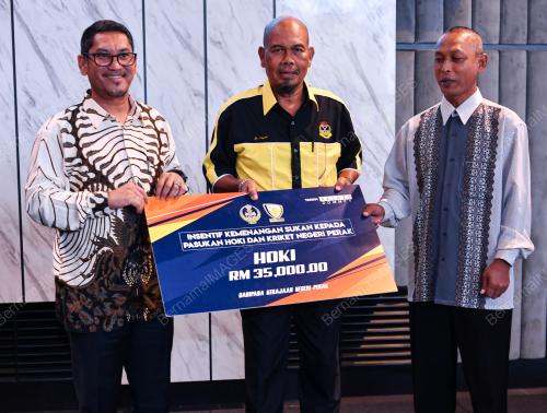DATUK SERI AHMAD FAIZAL AZUMU