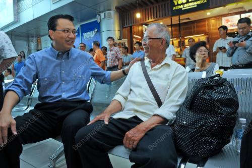 PK06_23032016_AIRPORT