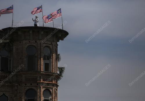 KELLIE'S CASTLE