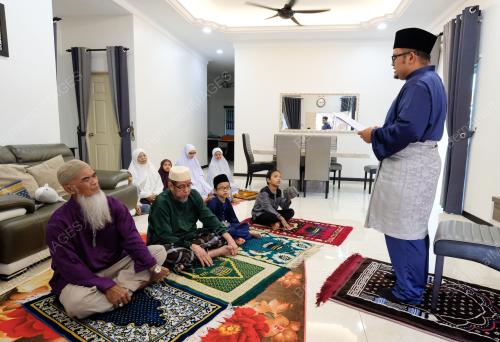AIDILFITRI DI RUMAH