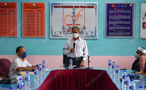 DATUK SERI MUSTAPA MOHAMED