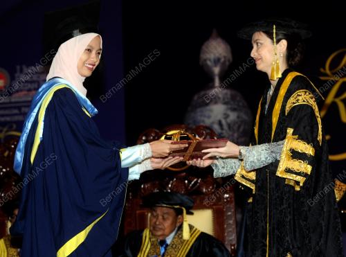 PK06_24112015_UPSI