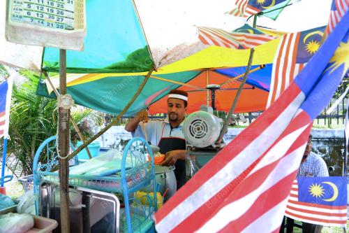 PK06_26072012_BENDERA