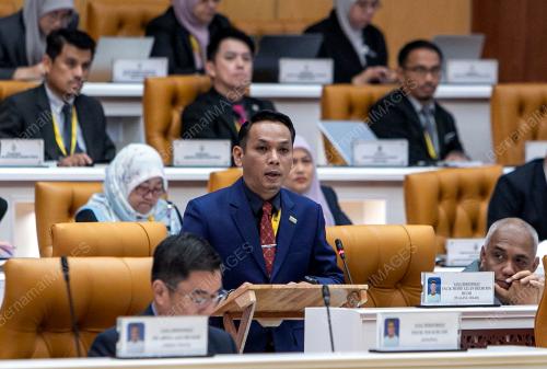 MOHD AZLAN HELMI