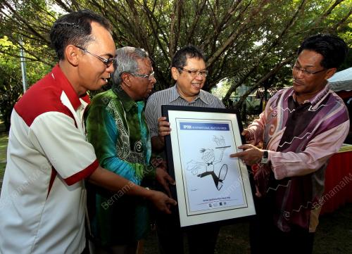 PK06_28022013_PERAK_WAITERS
