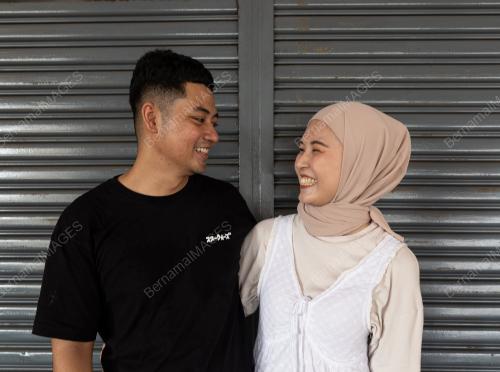 LIPUTAN KISAH CINTA GADIS JEPUN