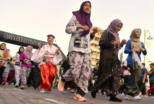 BUSANA RUN