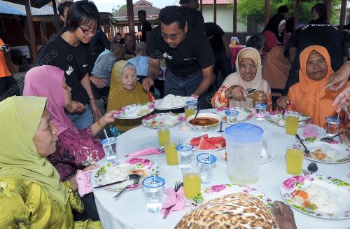 PK06_31032012_WARGA_EMAS