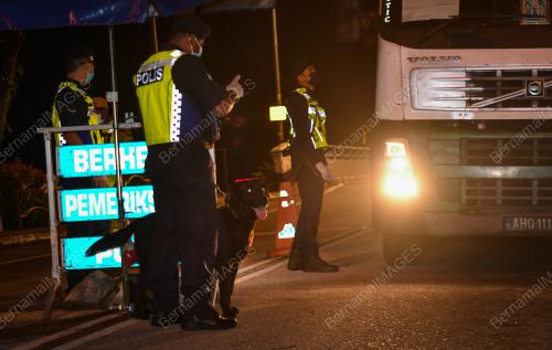 PENGLIBATAN UNIT K9 DI SEKATAN JALAN RAYA