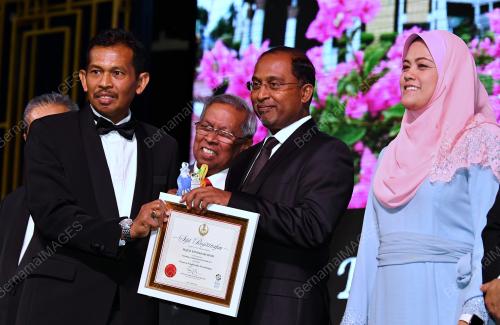PK06_31102017_ANUGERAH