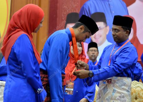 PK07_01102016_UMNO