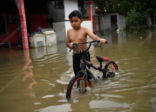 TINJAUAN BANJIR DI TELUK INTAN