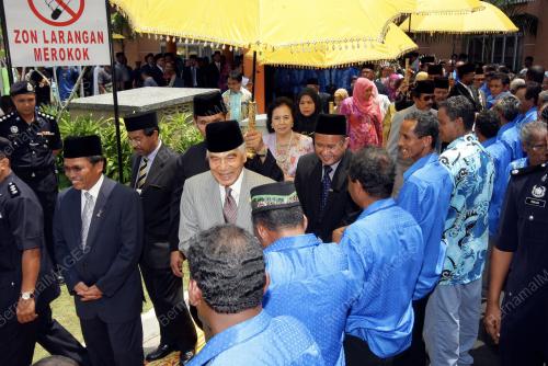 SULTAN AZLAN SHAH
