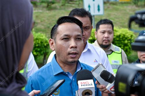 MOHD AZLAN HELMI