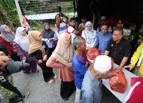 DATUK SERI SAARANI MOHAMAD