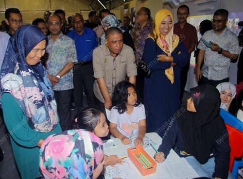 DATUK SERI SAARANI MOHAMAD