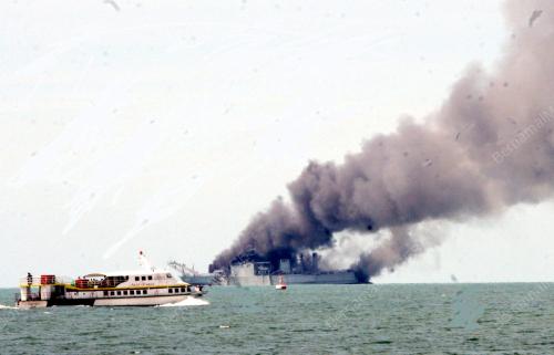 KAPAL TERBAKAR