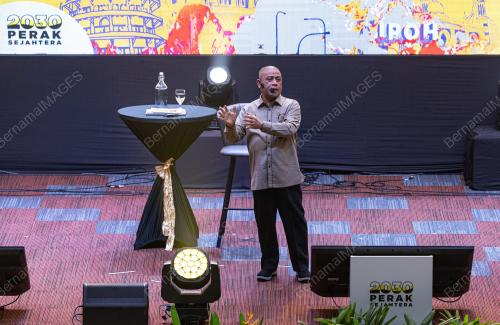 DATUK SERI SAARANI MOHAMAD