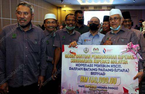 DATUK SERI SAARANI MOHAMAD
