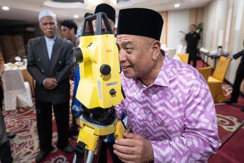 DATUK SERI SAARANI MOHAMAD