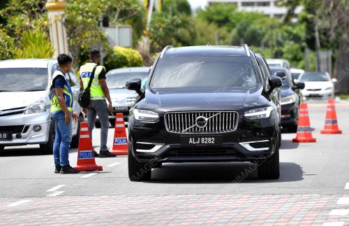 DATUK SERI SAARANI MOHAMAD
