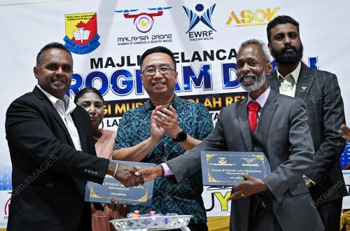 DATUK CHANG LIH KANG