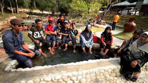 PK07_15022015_HOTSPRING