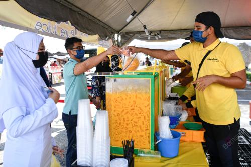 JUALAN AIR MANGGA ASLI RAIH SAMBUTAN PELANGGAN IPOH 
