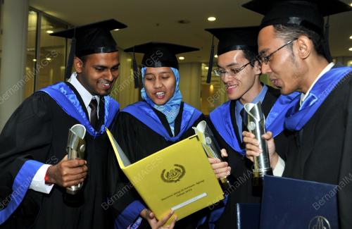 PENERIMA ANUGERAH CANSELOR