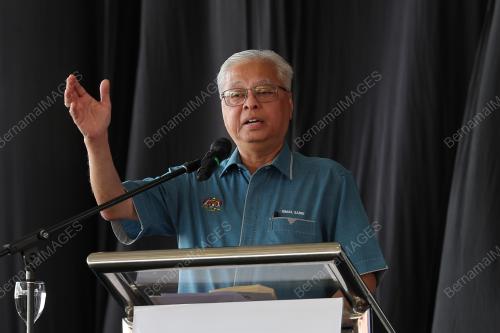 DATUK SERI ISMAIL SABRI YAAKOB