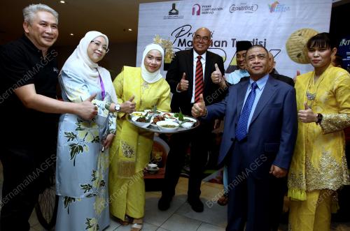 DATUK SERI SAARANI MOHAMAD