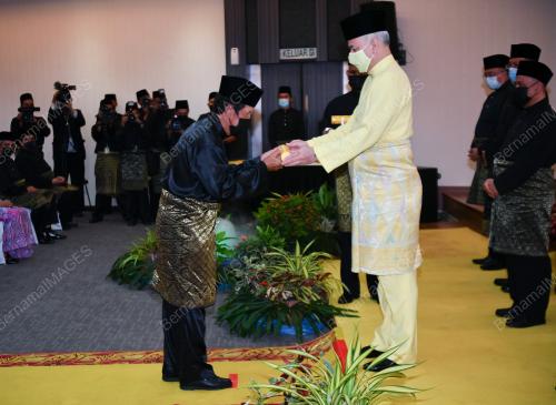 SULTAN PERAK SULTAN NAZRIN SHAH