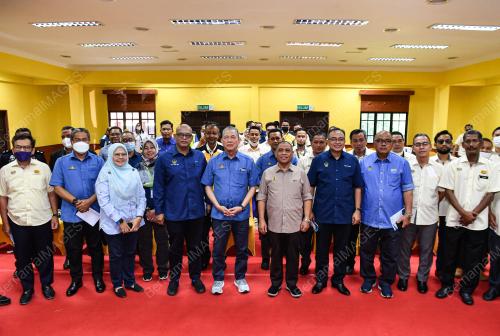 DATUK SERI SAARANI MOHAMAD