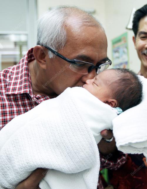 DATUK OMAR AHMAD