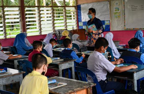 TINJAUAN HARI PERTAMA PERSEKOLAHAN