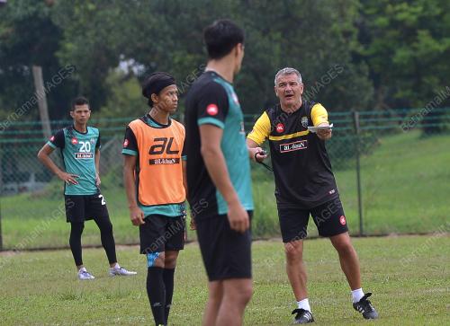 PK07_22022017_BOLA_PERAK