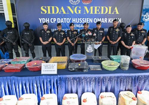 DATUK HUSSEIN OMAR KHAN
