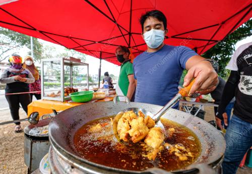 PENIAGA DURIAN GORENG