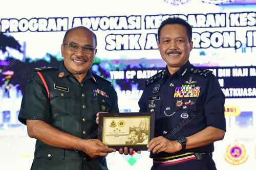DATUK SERI MOHD YUSRI HASSAN BASRI