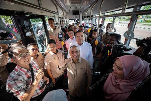 DATUK SERI SAARANI MOHAMAD