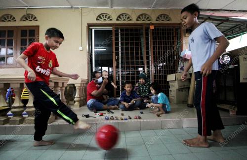 BERMAIN DI RUMAH