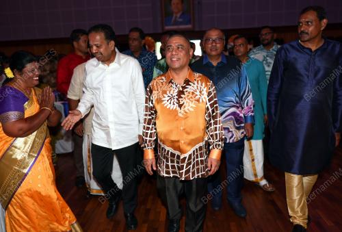DATUK SERI SAARANI MOHAMAD
