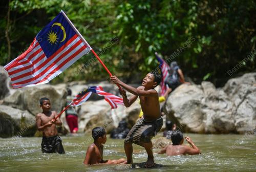 TINJAUAN SAMBUTAN HARI KEBANGSAAN