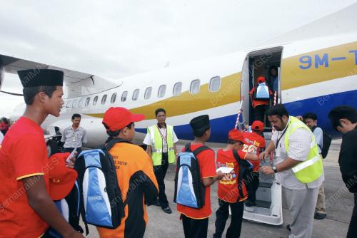 PK07_29012011_FLIGHT_TO_SENAI